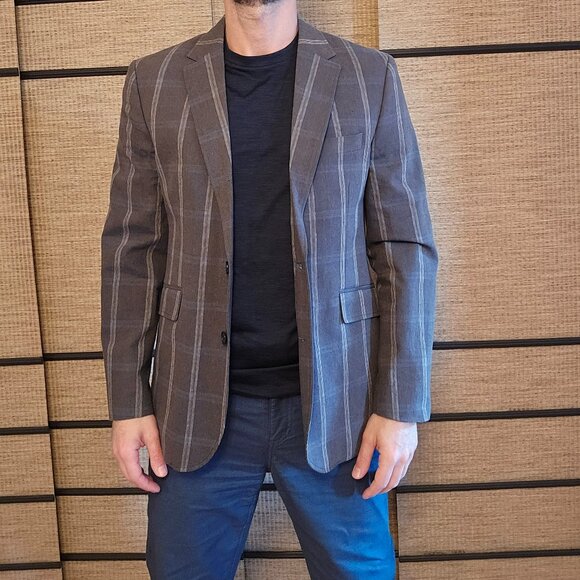 Sleek and Sophisticated: Joseph Abboud Linen-Blend Plaid Blazer - Picture 1 of 9